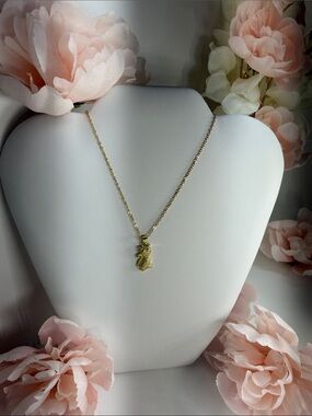 Gold Cat Pendant Necklace - Elegant Women's Jewelry with diamond
